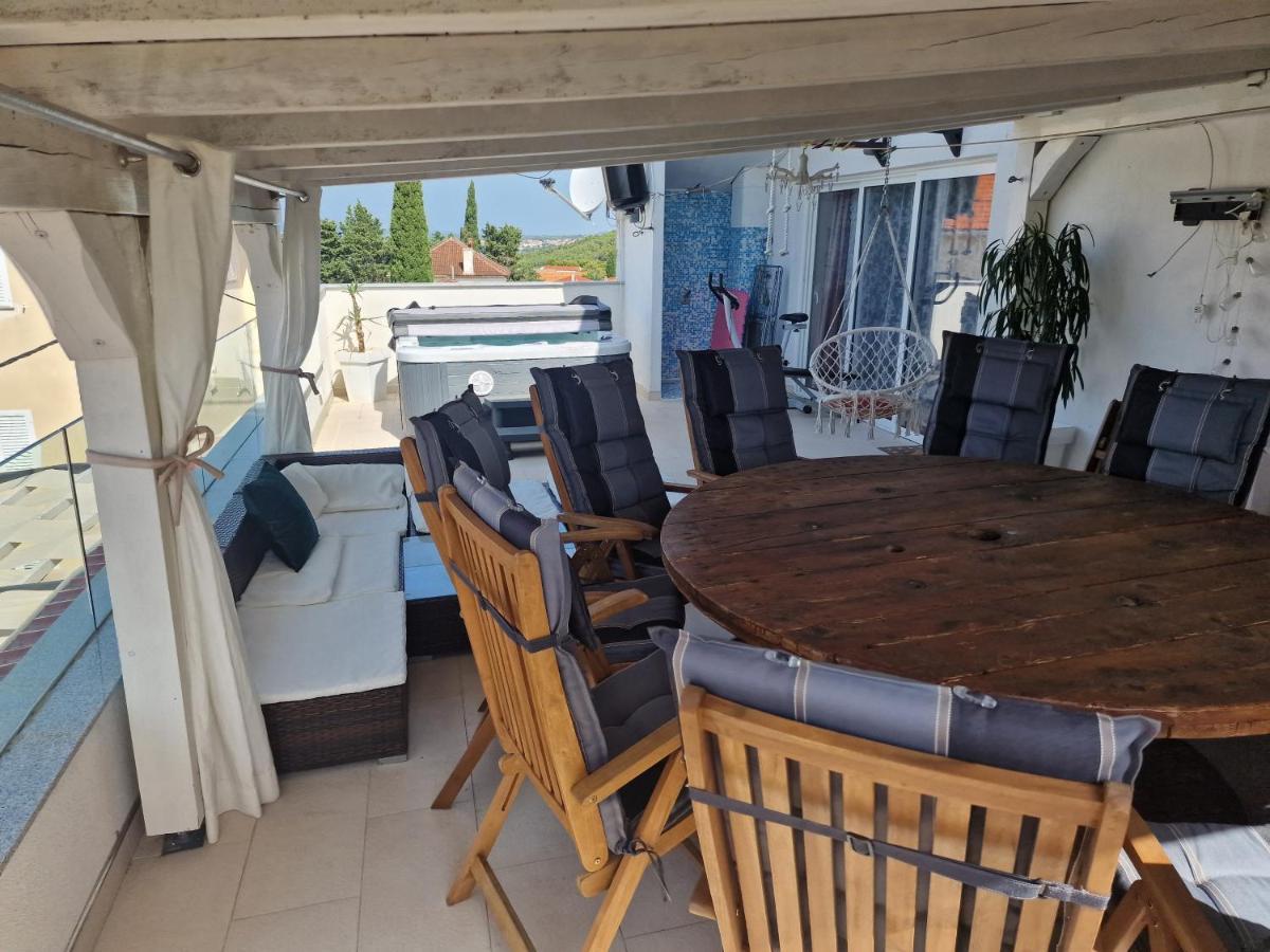 Penhaus Apartman Angelus Drage Pakostane Luaran gambar