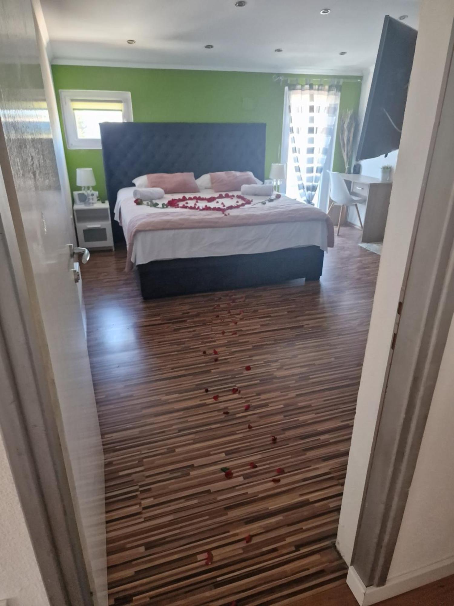 Penhaus Apartman Angelus Drage Pakostane Luaran gambar