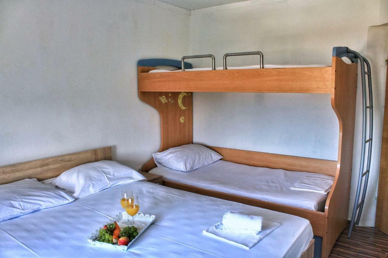 Penhaus Apartman Angelus Drage Pakostane Luaran gambar